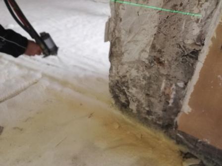 Sol en mousse de polyuréthane pulvérisée