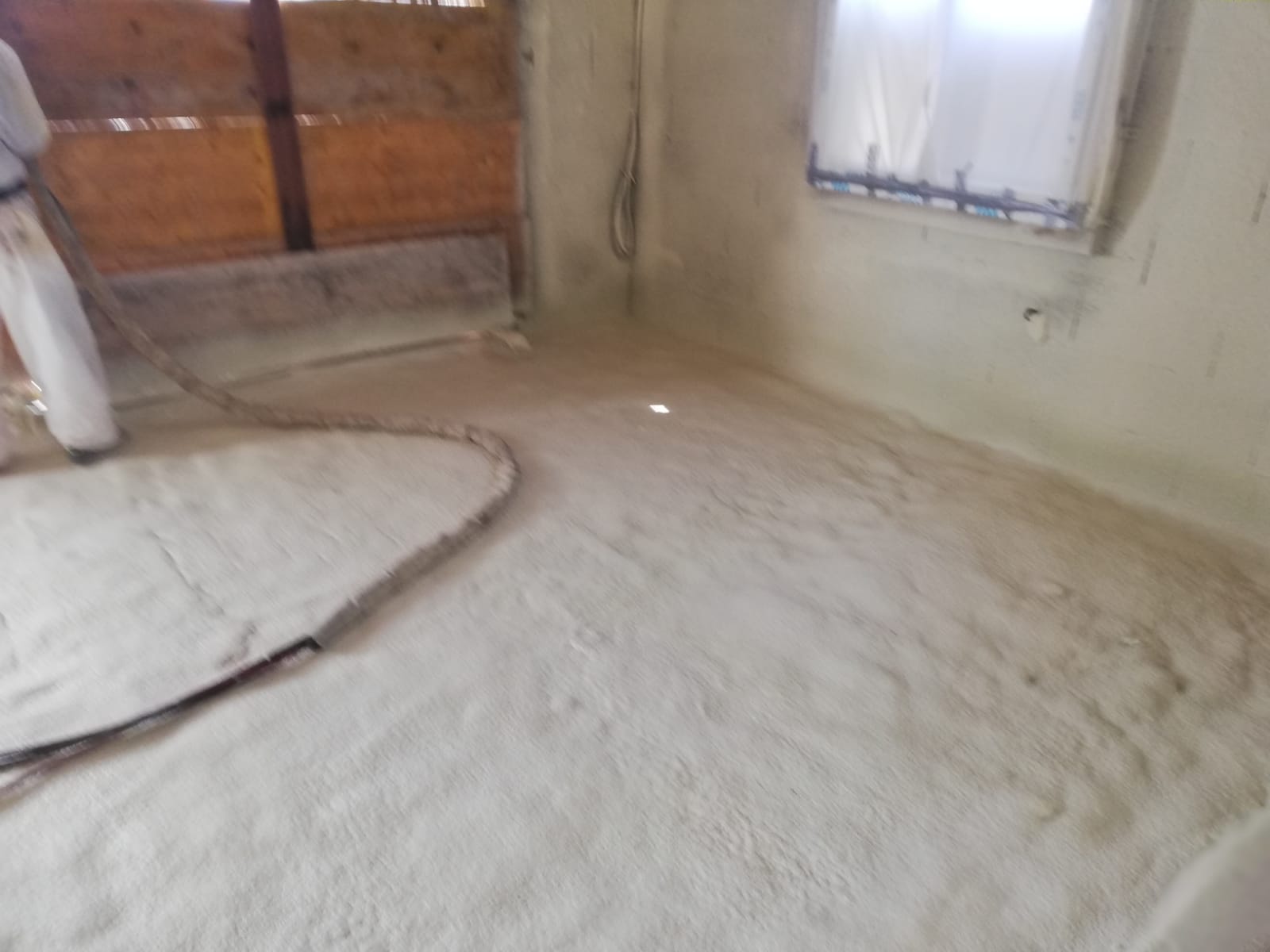 Sol en mousse de polyuréthane pulvérisée